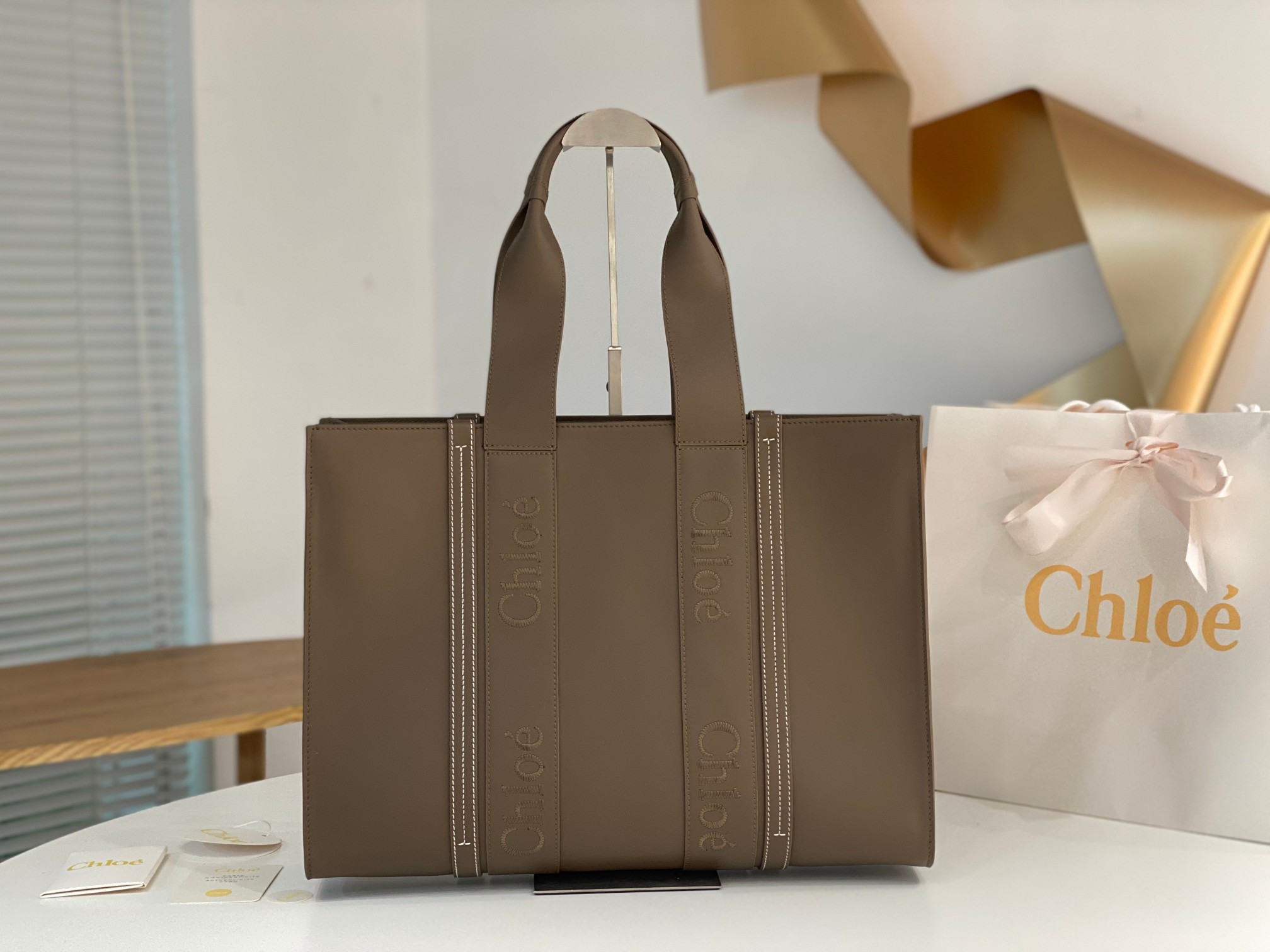 Chloe Large Woody Tote Bag In Dark Khaki Soft Smooth Calfskin Leather